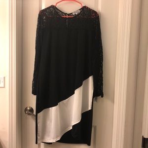 Black n white lace shoulder dress un-used size18